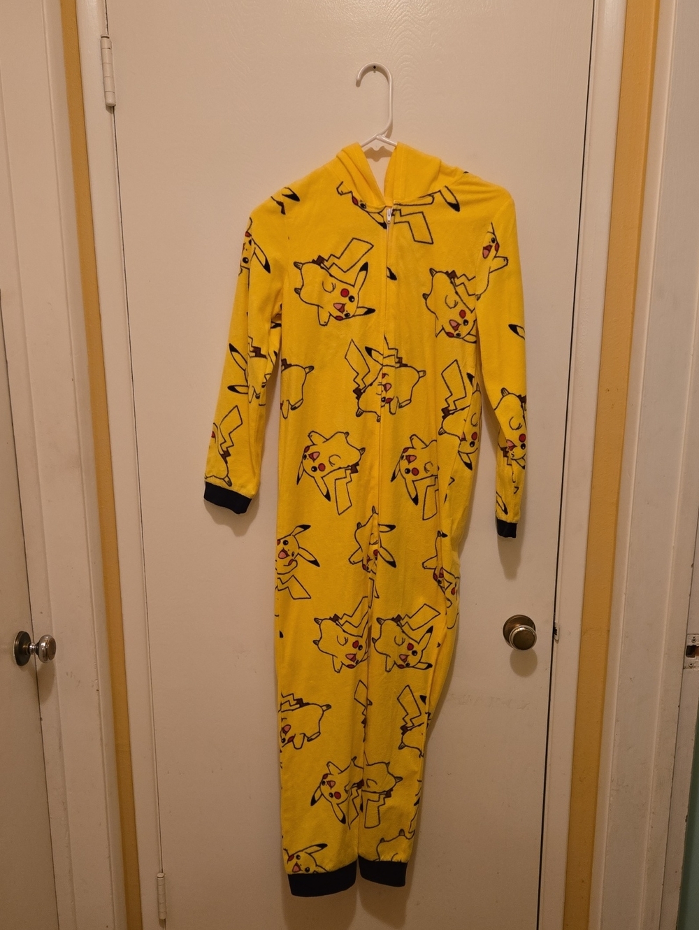 Kids Yellow Pikachu Fleece Onesie Hoodie, NWOT.